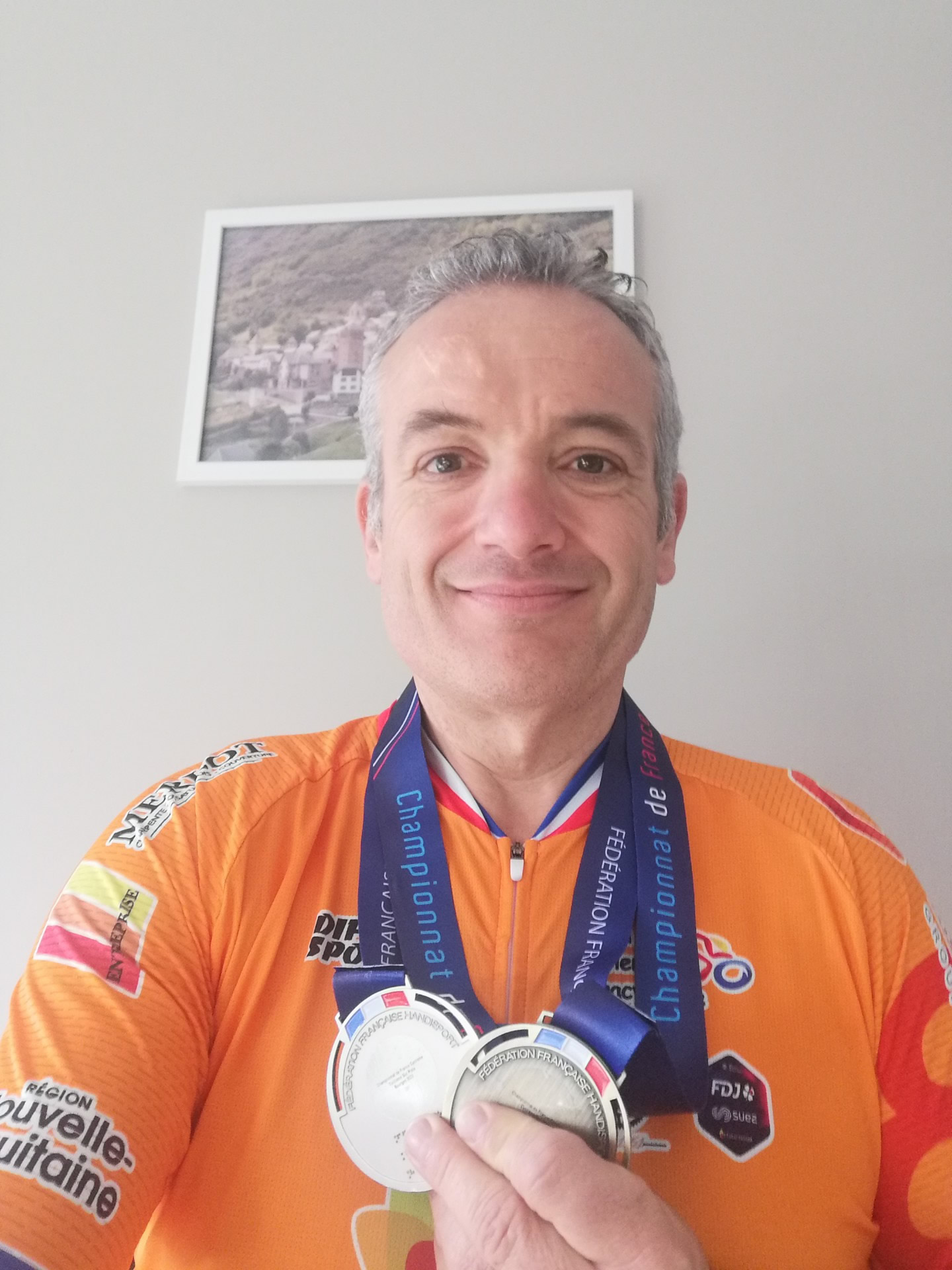 Jean-François DUBOSC avec ses 2 médailles